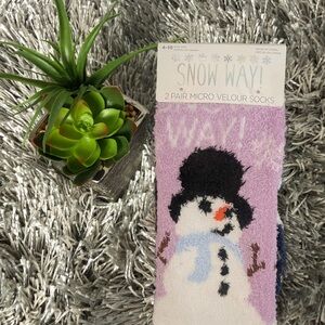 Snow Way! Ladies 2 Pair Micro Velour Socks Snow Man & Polka Dots Size 4-10 NWT